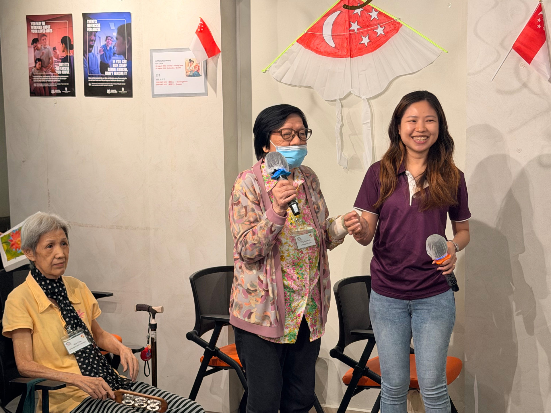Image of ALPS volunteers at HCA Oasis @ Woodlands Day Hospice, interacting with patients